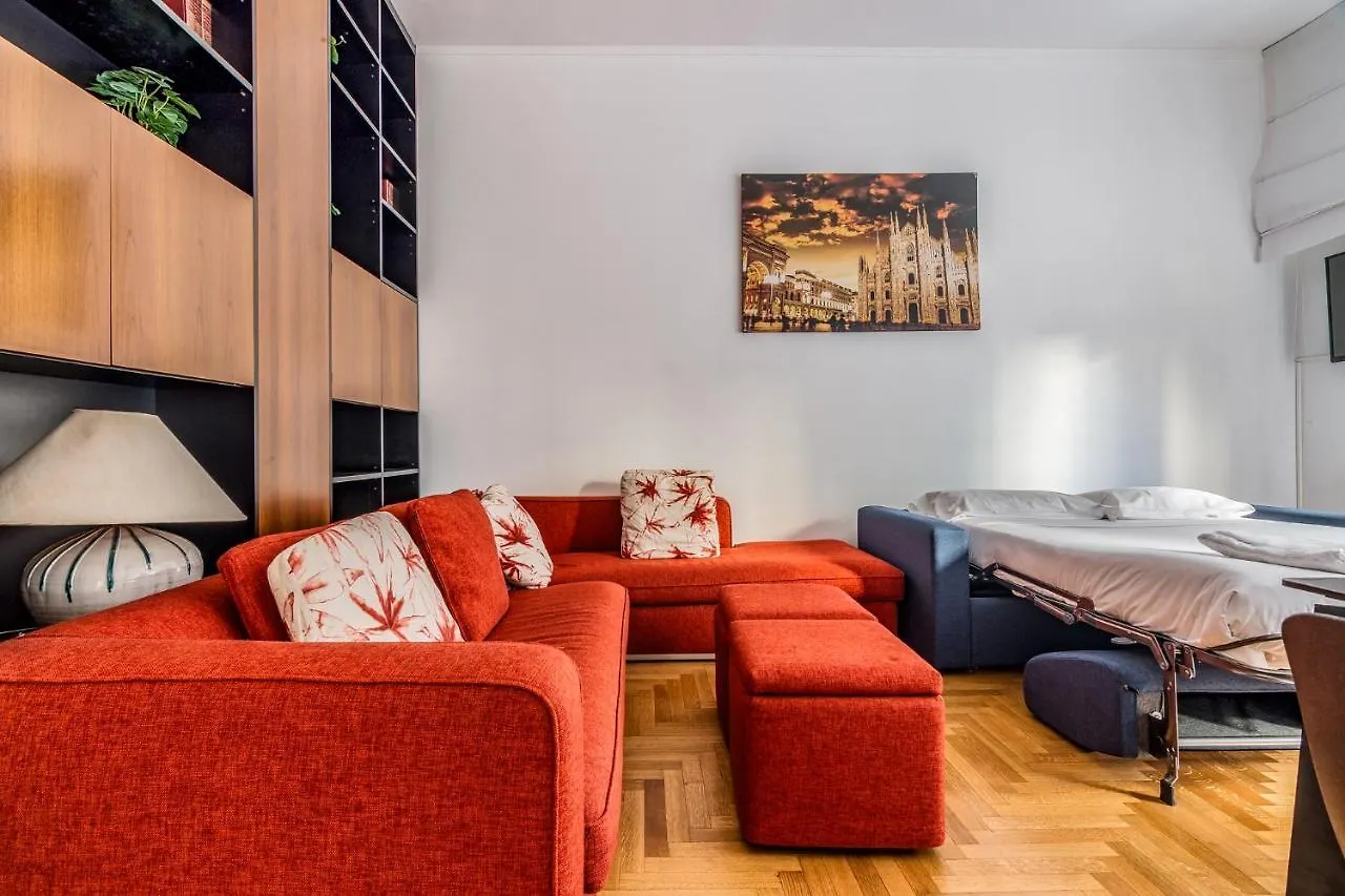 Ampio Appartamento Zona Moscova Con Due Terrazzi Milan